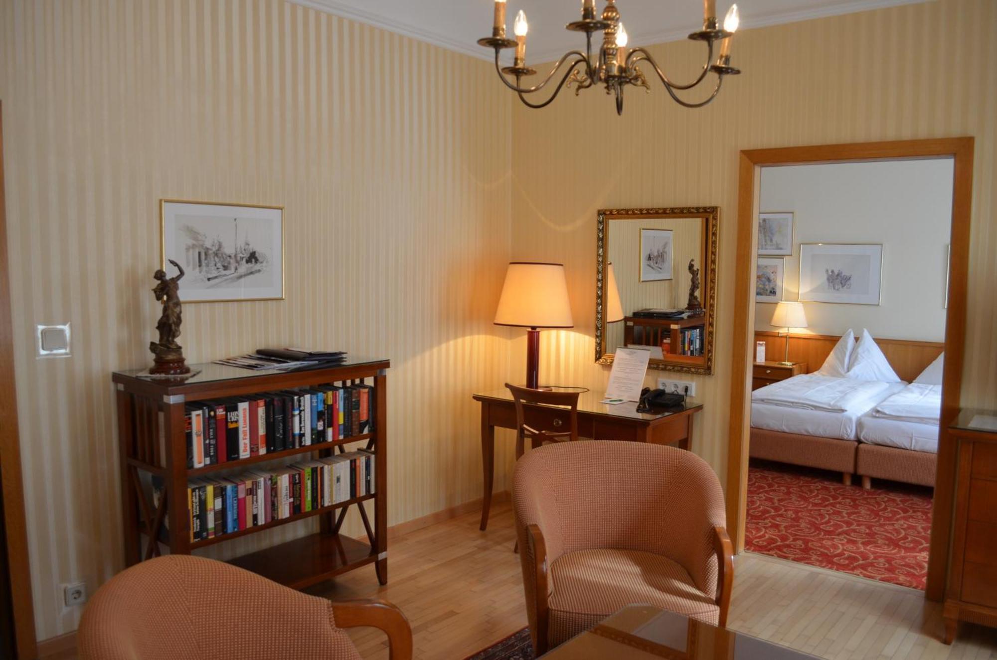 Hotel Jaeger - Family Tradition Since 1911 Виена Екстериор снимка