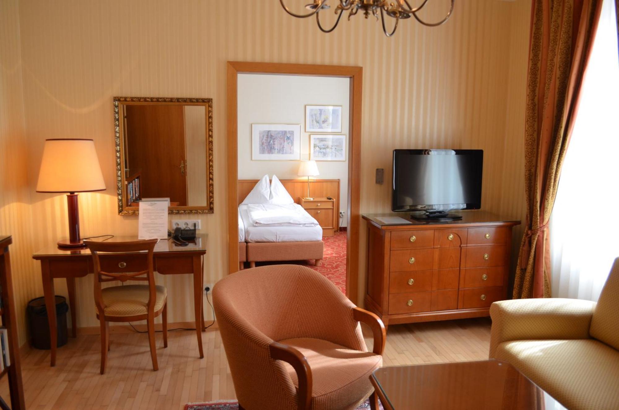 Hotel Jaeger - Family Tradition Since 1911 Виена Екстериор снимка